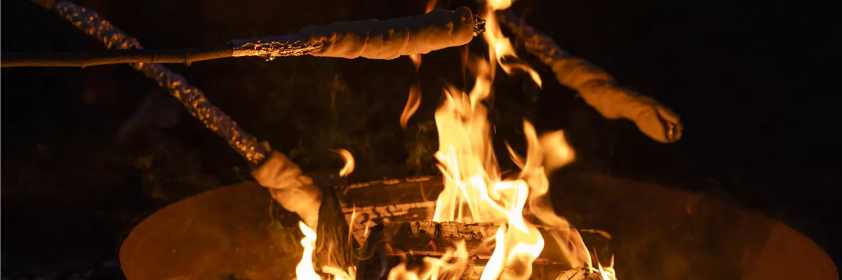 Stockbrot am Lagerfeuer