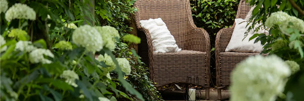 Sommergarten - Gartenmöbel im Ambiente